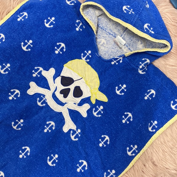 Skull Swim Towel - Picture 2 of 2